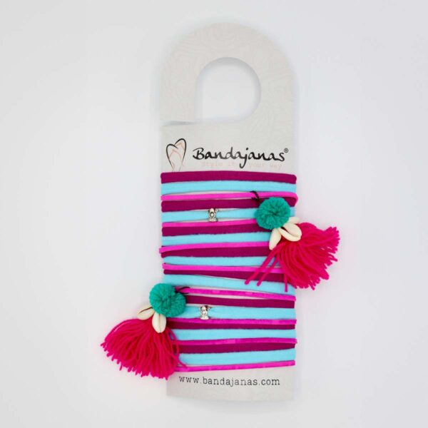 Dames teenslipper met verwisselbare banden en accessoires, ideaal voor de zomer. Zelf samen te stellen. Beschikbaar in onze webshop. Zoekwoorden: dames slipper, zomer, uniek, aanpasbaar.